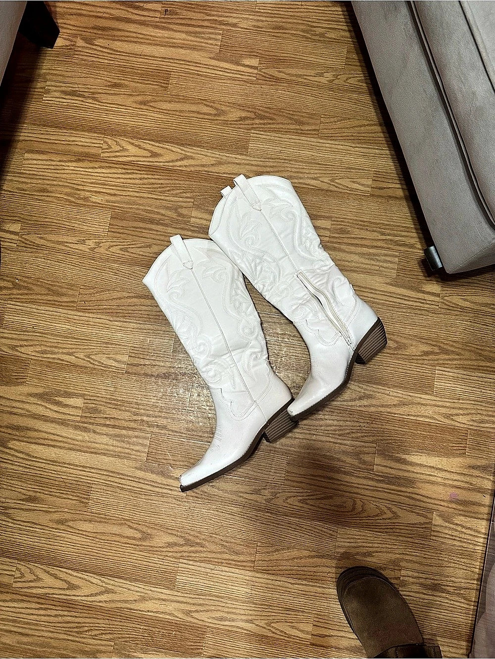 White Pointed-Toe Heeled Boots
